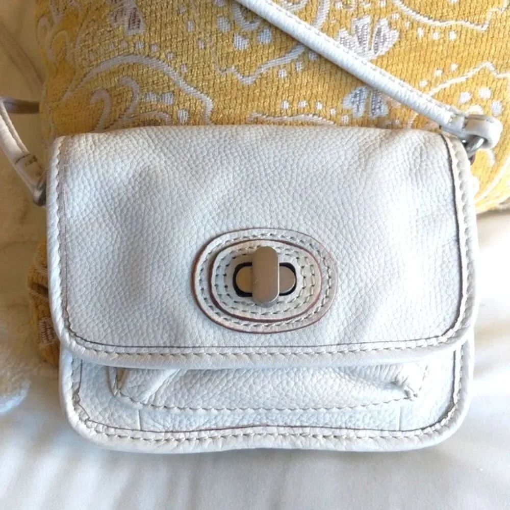 Vintage Fossil Tiny White Genuine Leather Camera Style Crossbody Bag